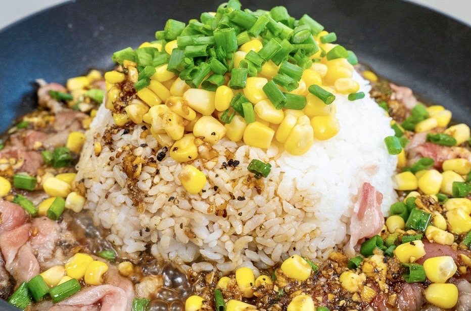 喜福-黑胡椒鐵板豬肉蓋飯